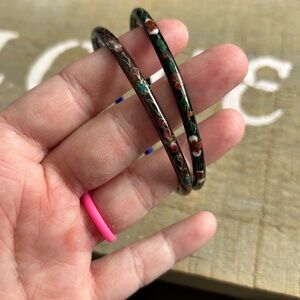CLOISONNÉ Floral Black and Red Bangle BLACK or purple